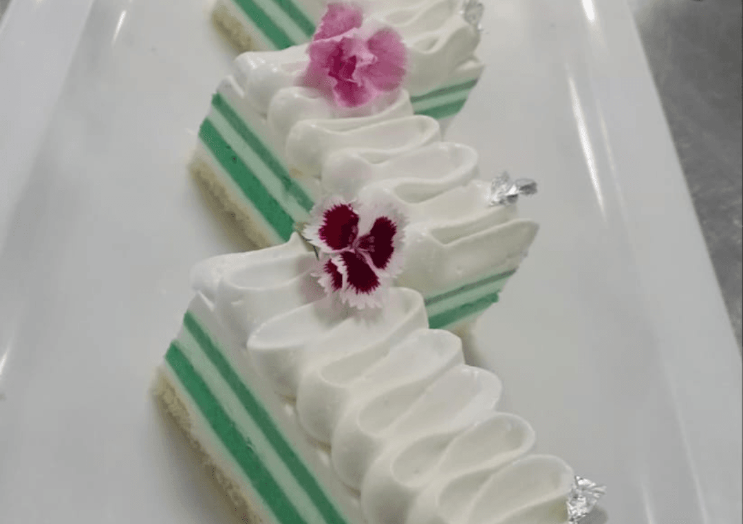 White Chocolate with Kiwi Mousse - Pastry